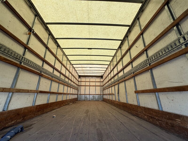 2017 International DuraStar 4300 - Photo 4 - Medley, FL 33166
