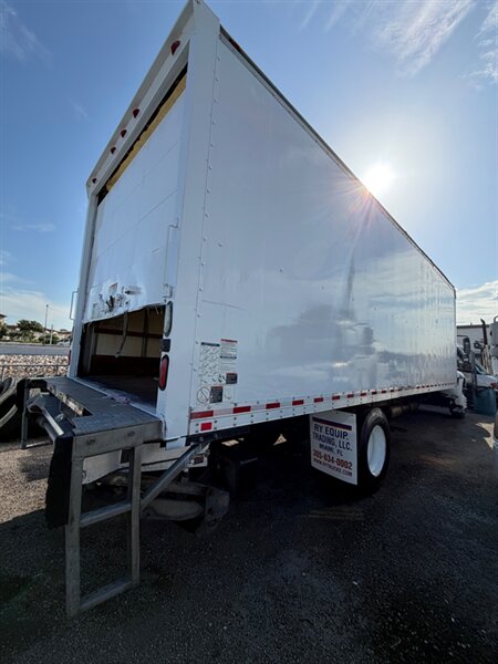 2017 International DuraStar 4300 - Photo 5 - Medley, FL 33166