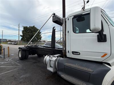 2018 Peterbilt 579 - Photo 3 - Medley, FL 33166