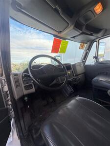 2015 International 4300 26 FT   - Photo 4 - Medley, FL 33166