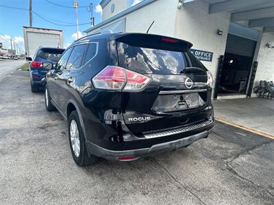 2016 Nissan Rogue S   - Photo 3 - Medley, FL 33166