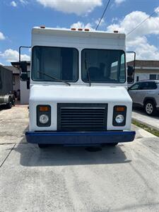1996 GMC LUNCH TRUCK   - Photo 2 - Medley, FL 33166