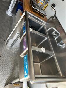 1996 GMC LUNCH TRUCK   - Photo 11 - Medley, FL 33166