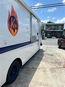 1996 GMC LUNCH TRUCK   - Photo 4 - Medley, FL 33166