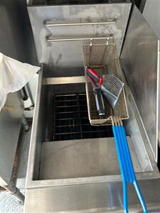 1996 GMC LUNCH TRUCK   - Photo 10 - Medley, FL 33166