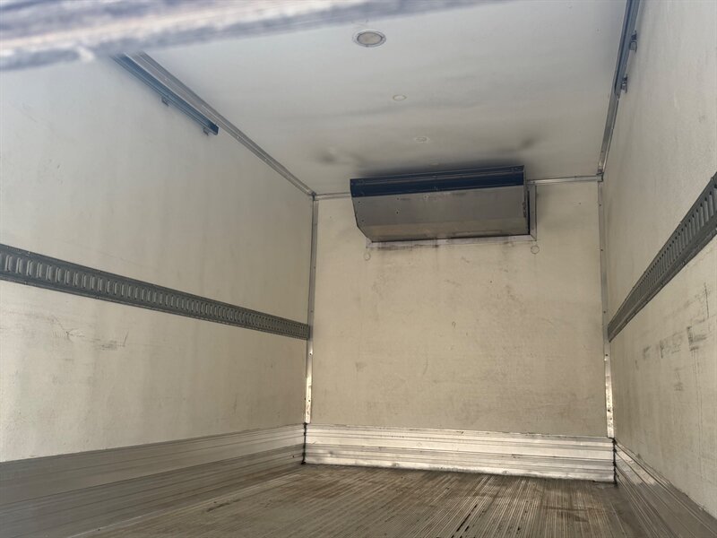 2024 Chevrolet 4500HD LCF - Photo 6 - Medley, FL 33166