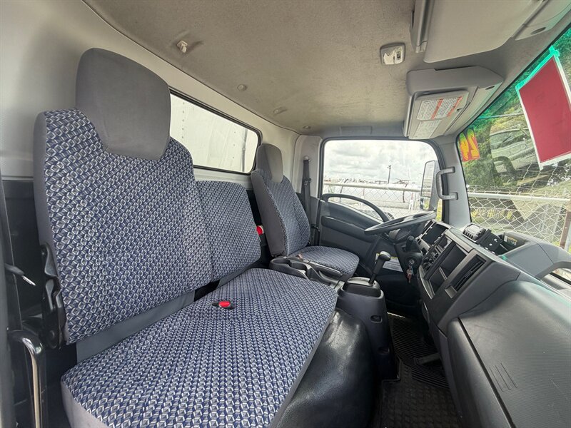 2024 Chevrolet 4500HD LCF - Photo 5 - Medley, FL 33166