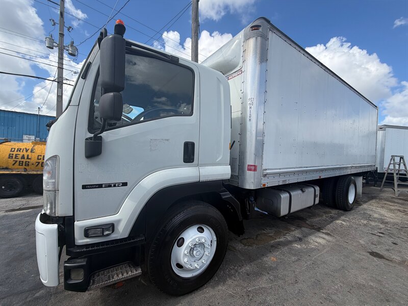 2018 Isuzu FTR   - Photo 1 - Medley, FL 33166