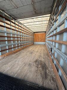 2015 Peterbilt 330   - Photo 4 - Medley, FL 33166