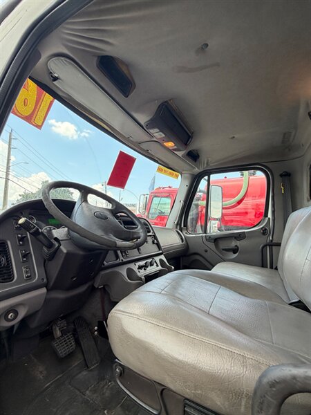 2016 Freightliner M-2 - Photo 5 - Medley, FL 33166