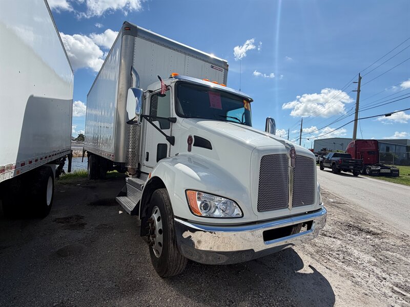 2020 Kenworth T370 - Photo 3 - Medley, FL 33166