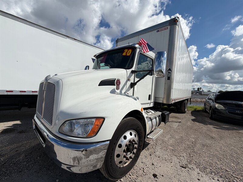 2020 Kenworth T370   - Photo 1 - Medley, FL 33166