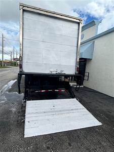 2017 Freightliner M-2   - Photo 3 - Medley, FL 33166