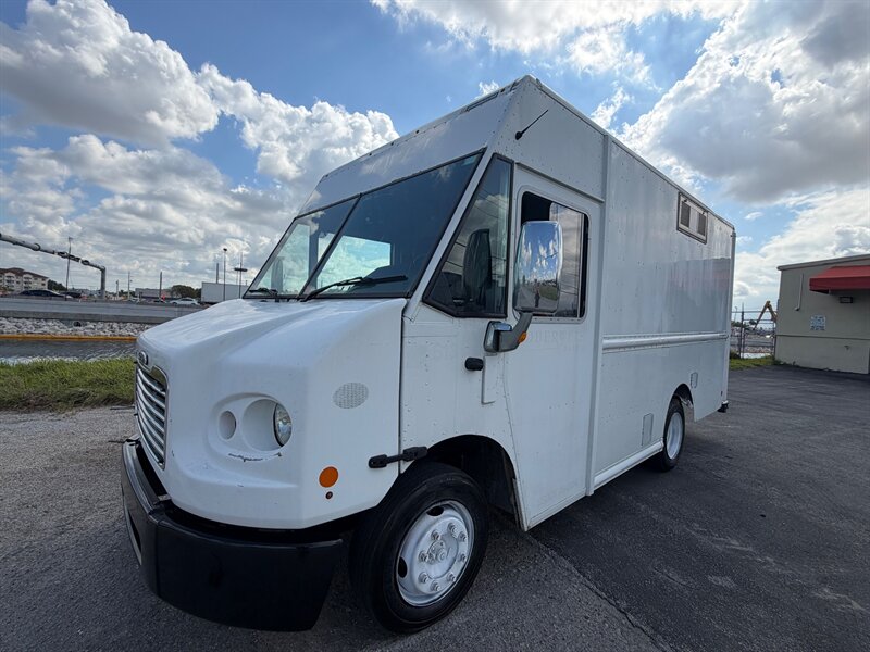 2017 Freightliner M LINE WALK IN VAN REEFER MT45 - Photo 3 - Medley, FL 33166