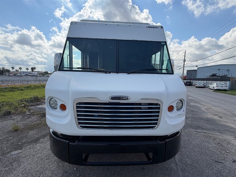 2017 Freightliner M LINE WALK IN VAN REEFER MT45 - Photo 2 - Medley, FL 33166