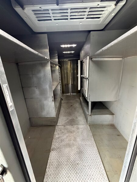 2017 Freightliner M LINE WALK IN VAN REEFER MT45 - Photo 6 - Medley, FL 33166