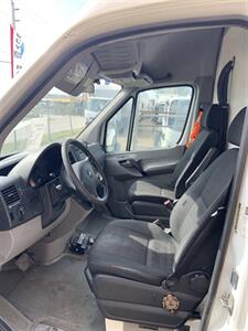 2015 Freightliner Reefer Van - Photo 2 - Medley, FL 33166