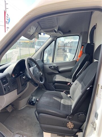 2015 Freightliner Reefer Van - Photo 2 - Medley, FL 33166