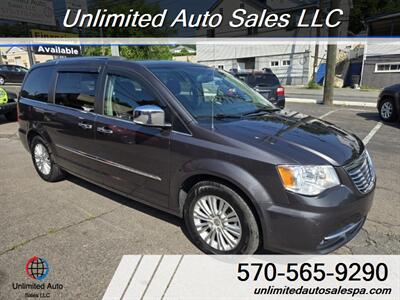 2015 Chrysler Town & Country Limited  Financing Available - Photo 8 - Larksville, PA 18651