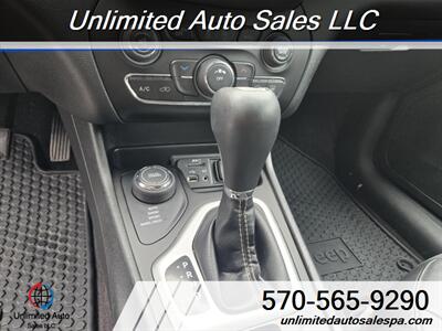 2018 Jeep Cherokee Latitude Plus  Financing Available - Photo 21 - Larksville, PA 18651