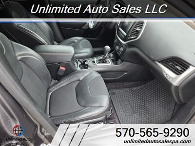 2018 Jeep Cherokee Latitude Plus  Financing Available - Photo 16 - Larksville, PA 18651
