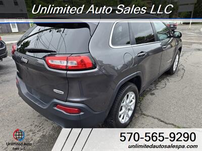 2018 Jeep Cherokee Latitude Plus  Financing Available - Photo 6 - Larksville, PA 18651