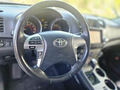 2011 Toyota Highlander   - Photo 10 - Ventura, CA 93003