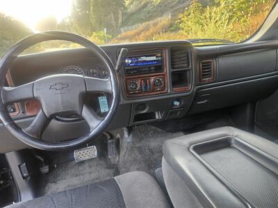 2003 Chevrolet Avalanche 1500 4dr 1500 Crew Cab SB   - Photo 13 - Ventura, CA 93003