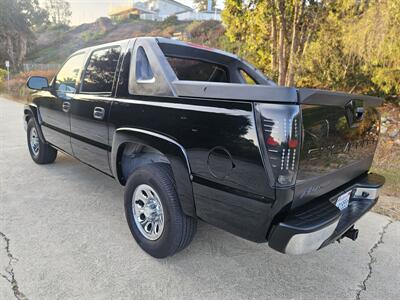 2003 Chevrolet Avalanche 1500 4dr 1500 Crew Cab SB   - Photo 3 - Ventura, CA 93003