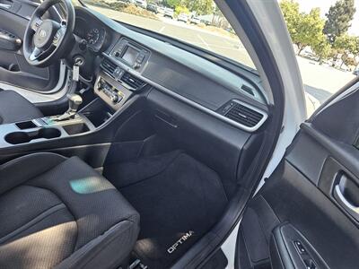 2016 Kia Optima LX - Photo 8 - Ventura, CA 93003
