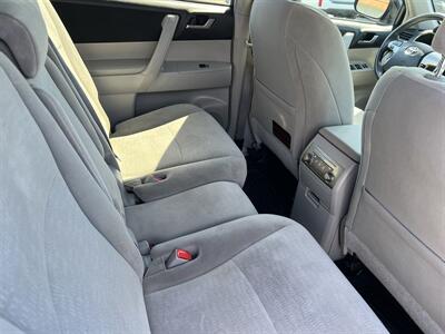 2013 Toyota Highlander Plus   - Photo 15 - Ventura, CA 93003