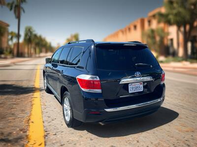 2013 Toyota Highlander Plus   - Photo 8 - Ventura, CA 93003