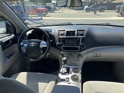 2013 Toyota Highlander Plus   - Photo 14 - Ventura, CA 93003