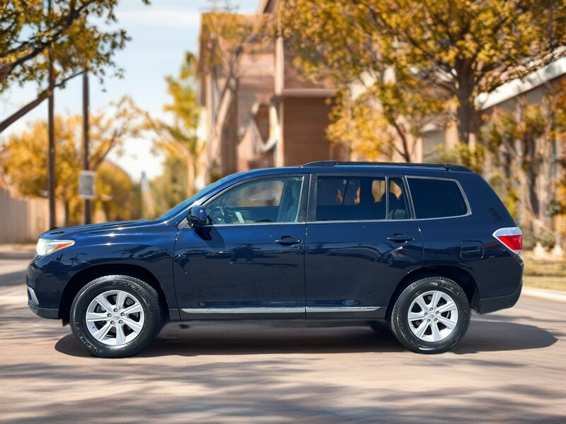 2013 Toyota Highlander Plus  