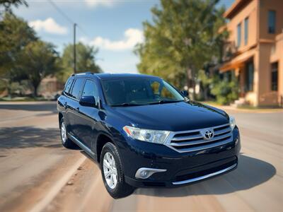 2013 Toyota Highlander Plus   - Photo 4 - Ventura, CA 93003