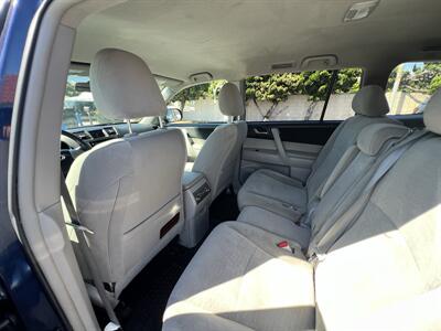 2013 Toyota Highlander Plus   - Photo 16 - Ventura, CA 93003