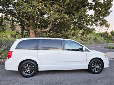 2017 Dodge Grand Caravan SXT   - Photo 1 - Ventura, CA 93003