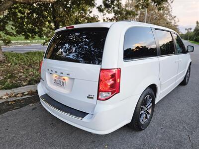 2017 Dodge Grand Caravan SXT   - Photo 8 - Ventura, CA 93003