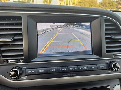 2018 Hyundai Elantra SEL   - Photo 9 - Ventura, CA 93003