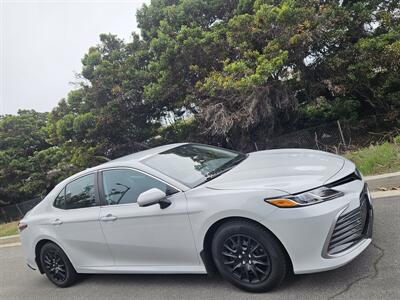 2022 Toyota Camry Hybrid LE   - Photo 2 - Ventura, CA 93003