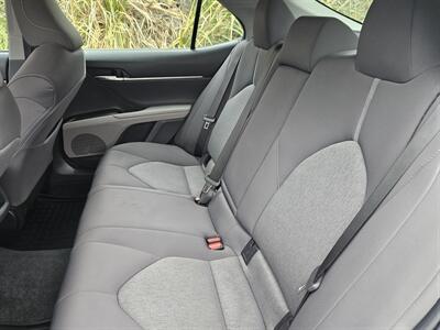 2022 Toyota Camry Hybrid LE   - Photo 11 - Ventura, CA 93003