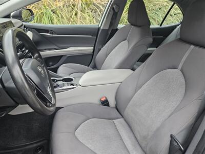 2022 Toyota Camry Hybrid LE   - Photo 10 - Ventura, CA 93003