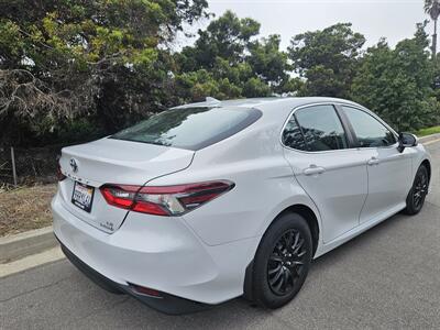 2022 Toyota Camry Hybrid LE   - Photo 5 - Ventura, CA 93003