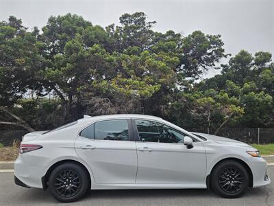 2022 Toyota Camry Hybrid LE   - Photo 1 - Ventura, CA 93003