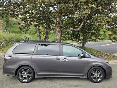 2015 Toyota Sienna SE Minivan 4D - Photo 2 - Ventura, CA 93003
