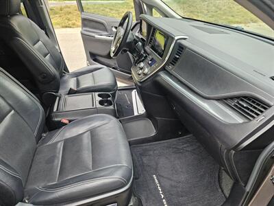 2015 Toyota Sienna SE Minivan 4D - Photo 11 - Ventura, CA 93003
