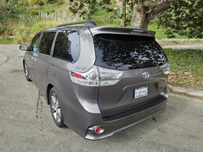 2015 Toyota Sienna SE Minivan 4D - Photo 8 - Ventura, CA 93003