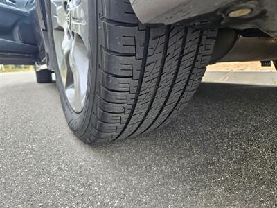 2015 Toyota Sienna SE Minivan 4D - Photo 17 - Ventura, CA 93003