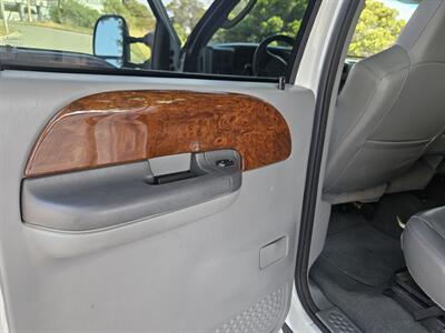 2004 Ford F-250 Super Duty Lariat   - Photo 8 - Ventura, CA 93003