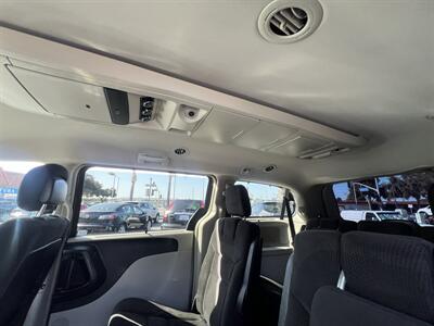 2016 Chrysler Town & Country Touring   - Photo 13 - Ventura, CA 93003